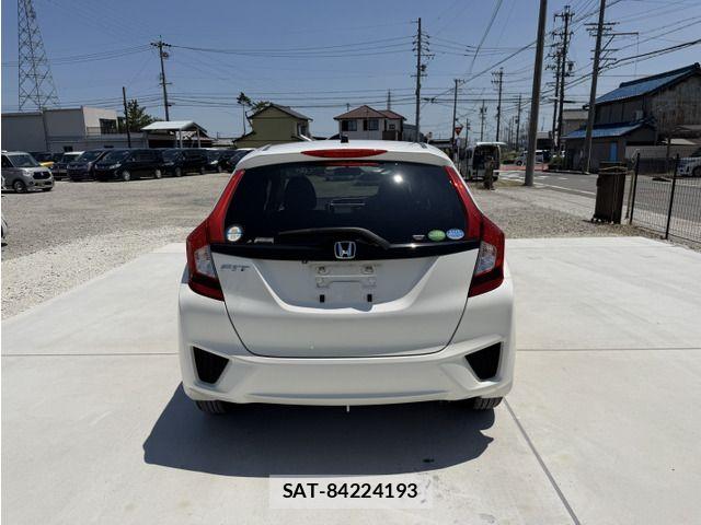 Honda FIT 2017-06 8412392-19