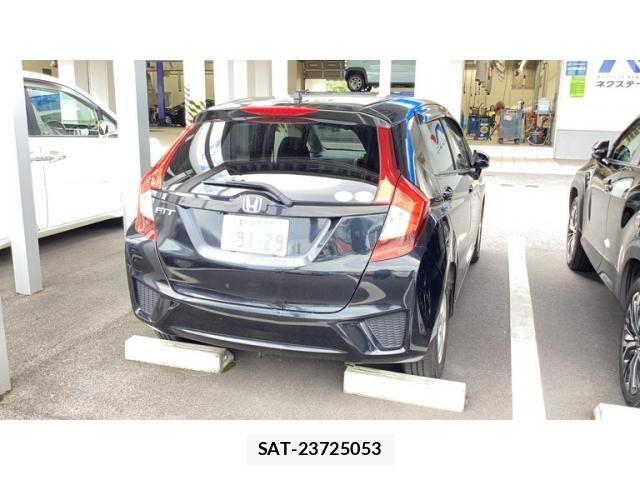 Honda FIT 2013-12 8412407-1
