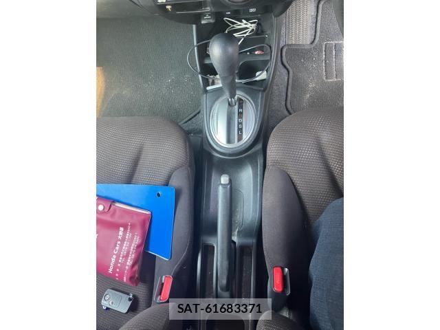 Honda FIT 2011-12 8412433-17