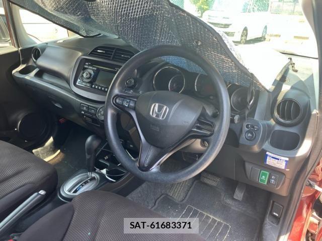 Honda FIT 2011-12 8412433-20