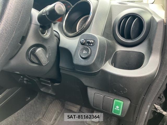 Honda FIT 2013-05 8438122-10