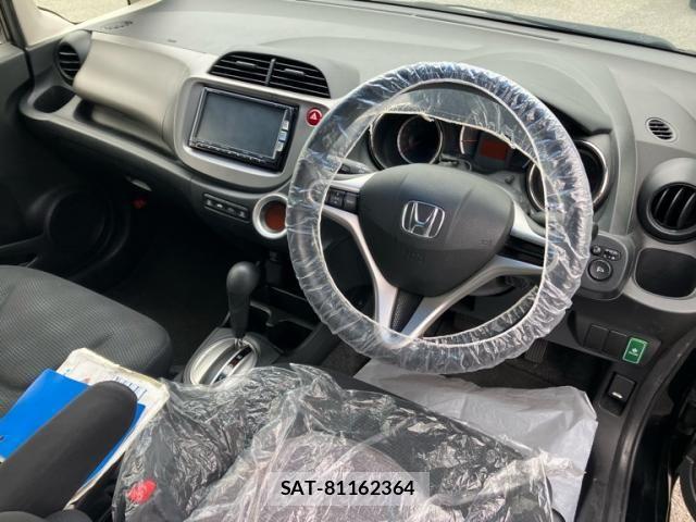 Honda FIT 2013-05 8438122-12