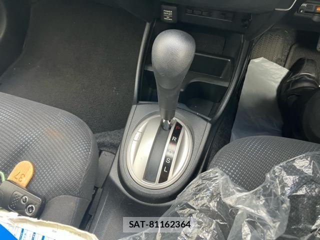 Honda FIT 2013-05 8438122-21