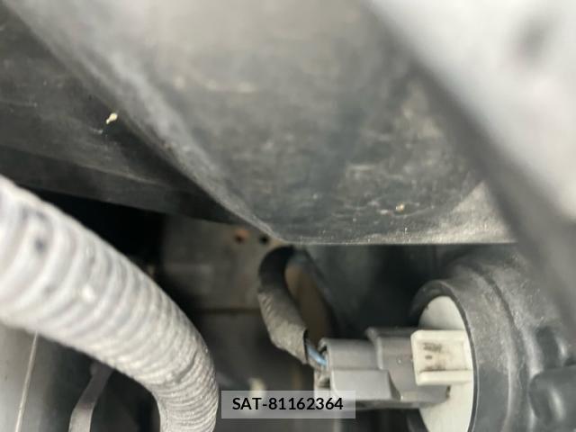 Honda FIT 2013-05 8438122-23