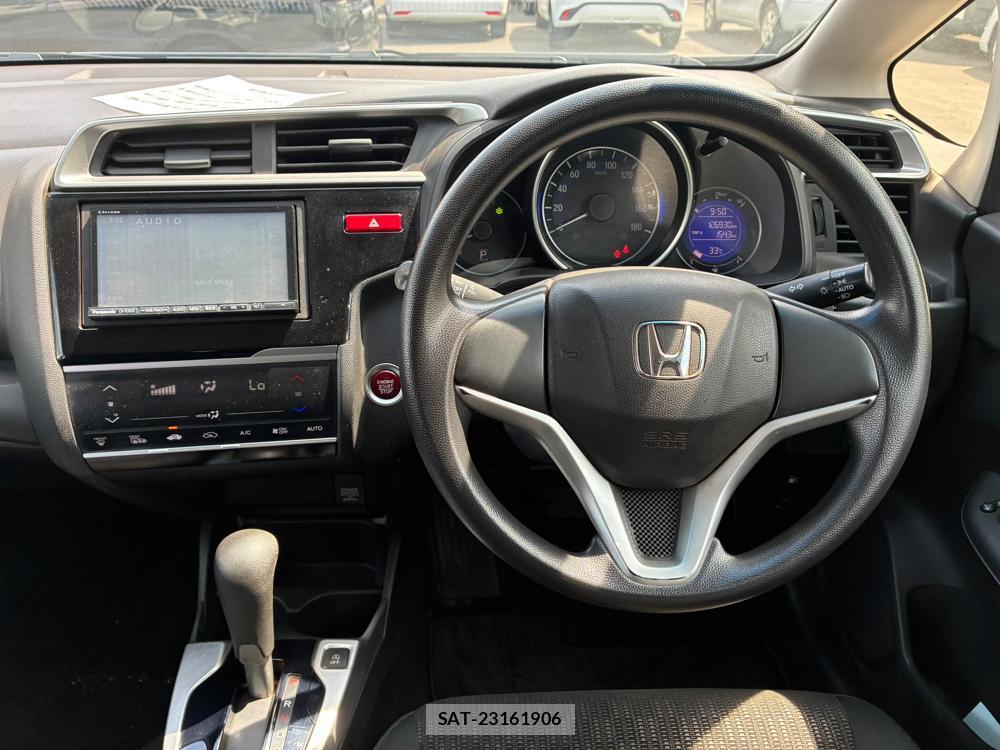 Honda FIT 2014-03 8234146-13