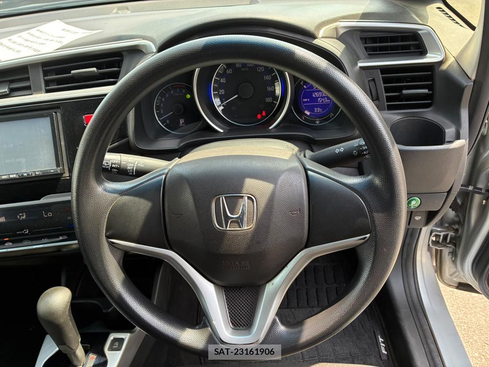 Honda FIT 2014-03 8234146-14