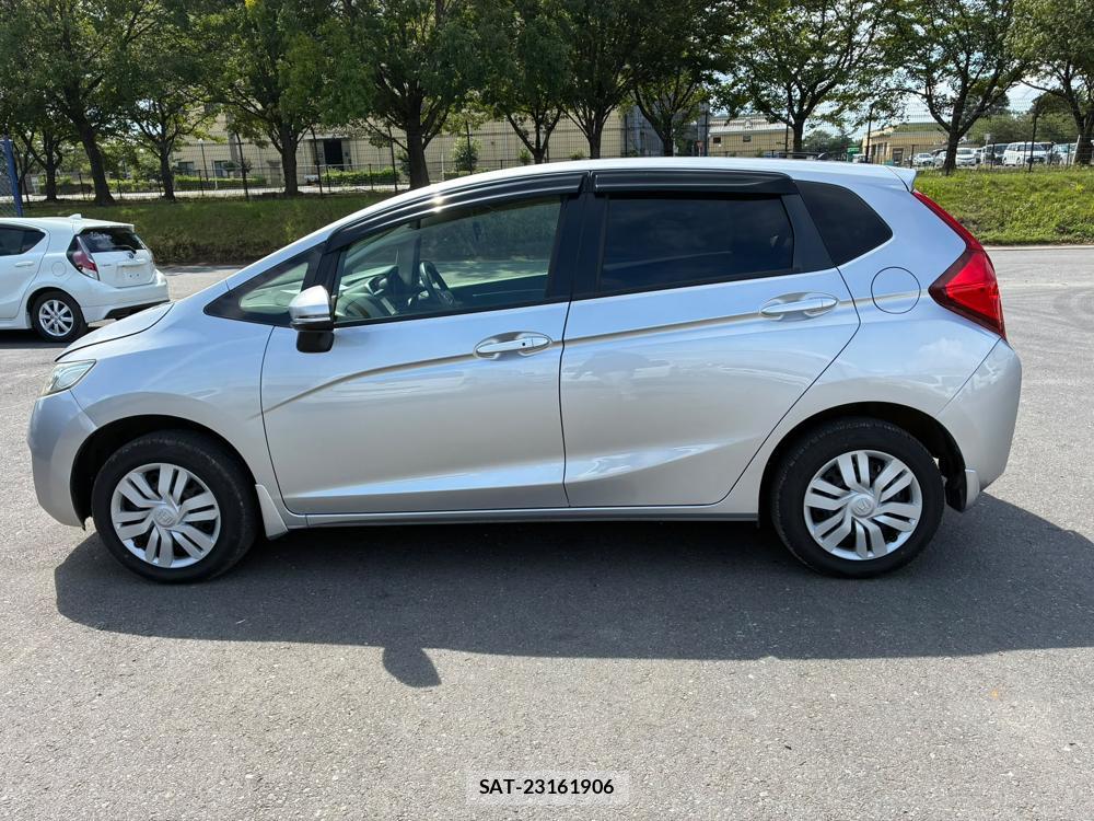 Honda FIT 2014-03 8234146-1