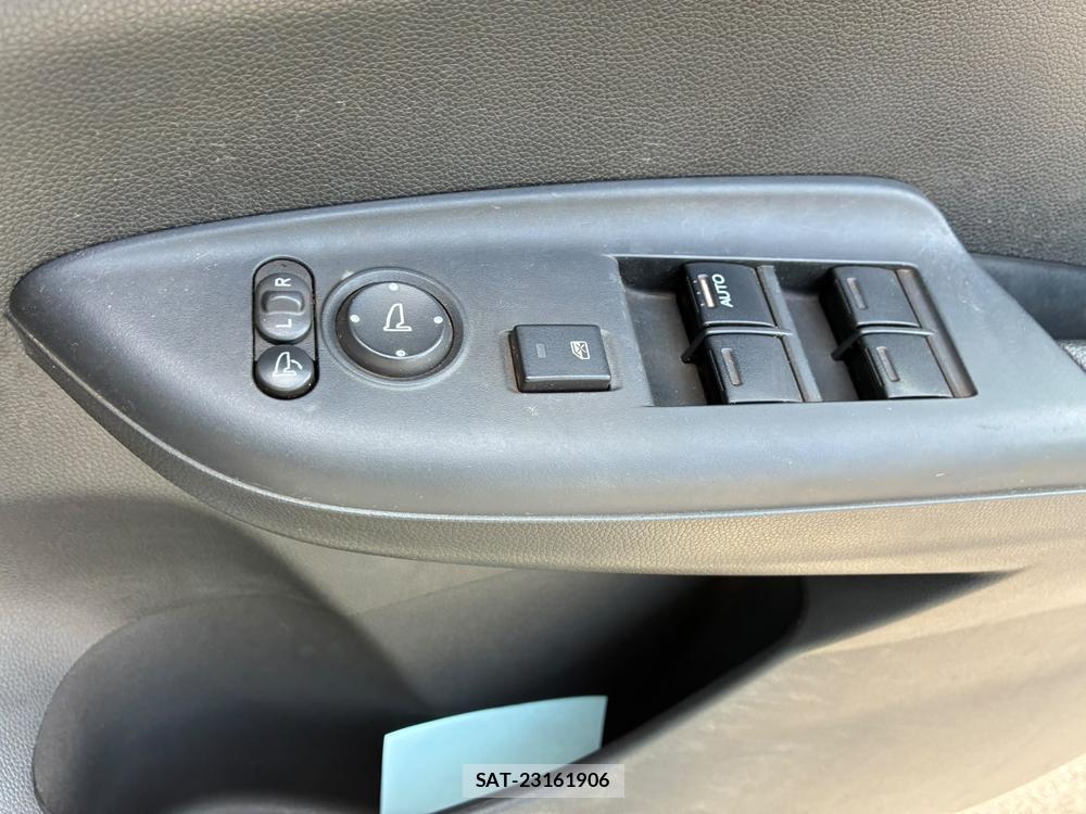 Honda FIT 2014-03 8234146-20