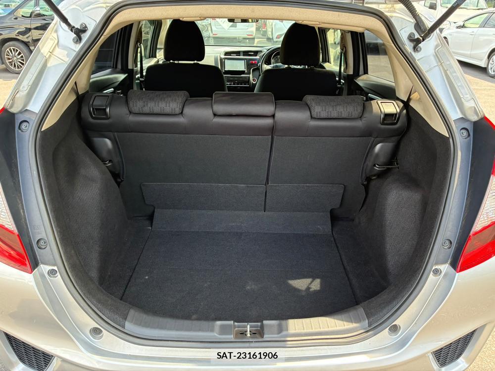 Honda FIT 2014-03 8234146-23