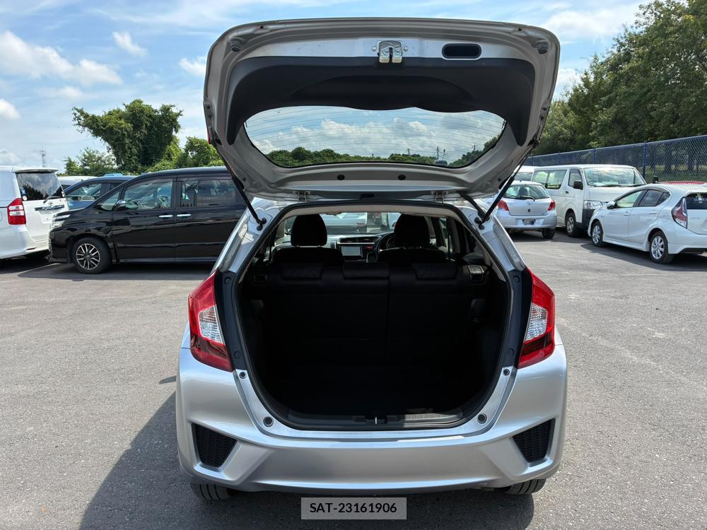 Honda FIT 2014-03 8234146-24