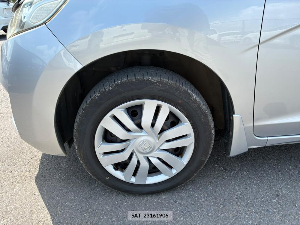 Honda FIT 2014-03 8234146-27
