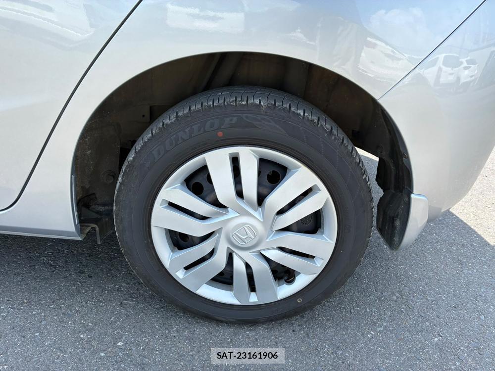 Honda FIT 2014-03 8234146-28
