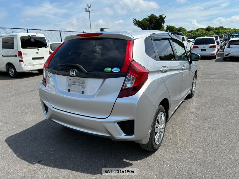 Honda FIT 2014-03 8234146-4