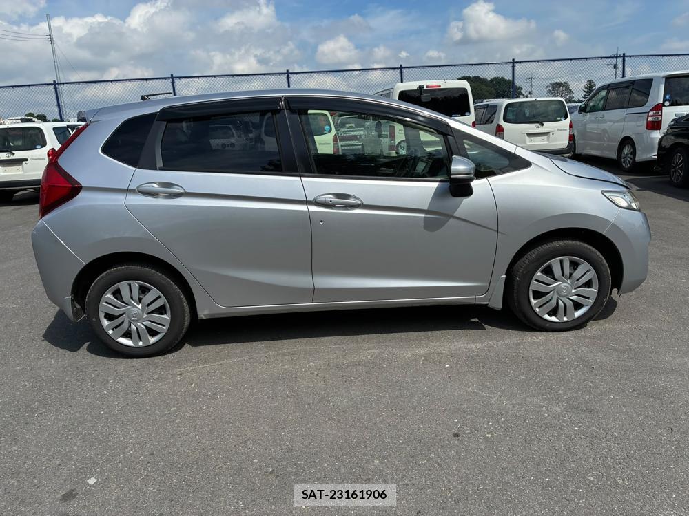 Honda FIT 2014-03 8234146-5