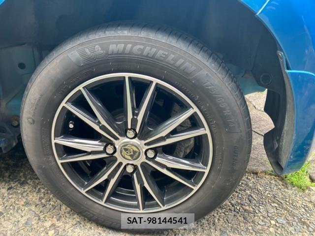 Honda FIT 2009-08 8438117-12