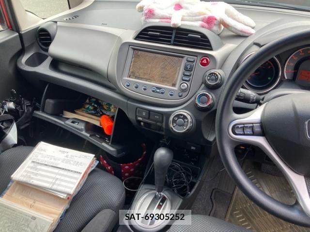 Honda FIT 2011-10 8438118-18