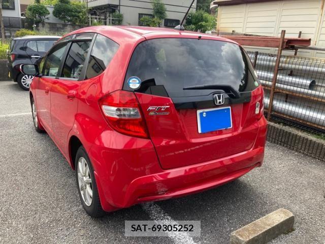 Honda FIT 2011-10 8438118-3
