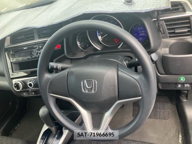 Honda FIT 2015-05 8457468-10