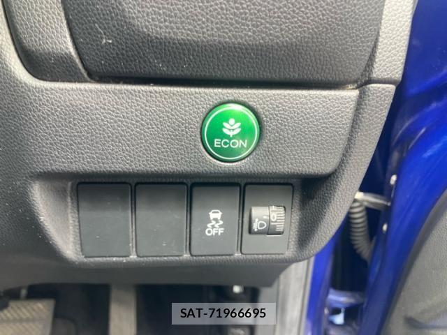 Honda FIT 2015-05 8457468-11