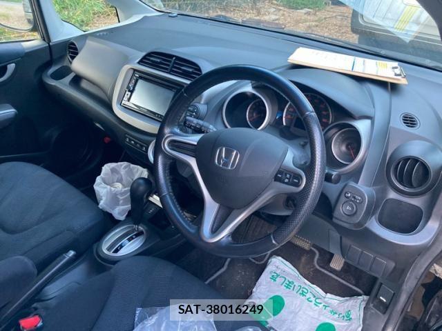 Honda FIT 2010-05 8457470-8