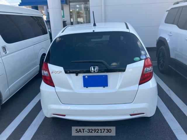 Honda FIT 2013-02 8485405-3