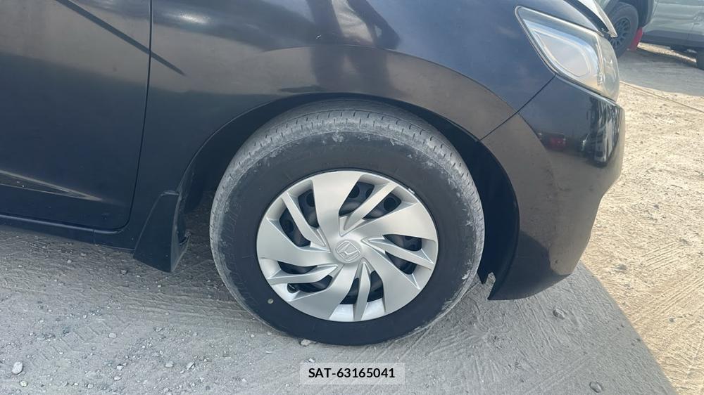 Honda FIT 2015-06 8448107-26