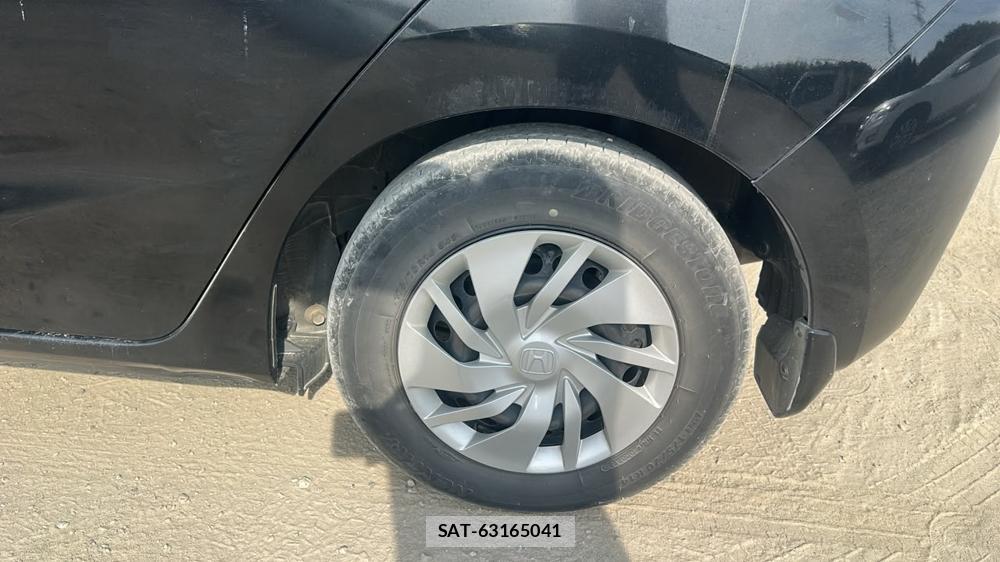 Honda FIT 2015-06 8448107-28