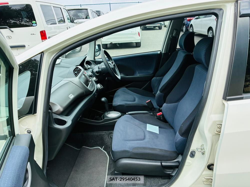 Honda FIT 2008-04 8363896-10