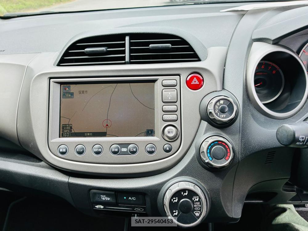 Honda FIT 2008-04 8363896-18