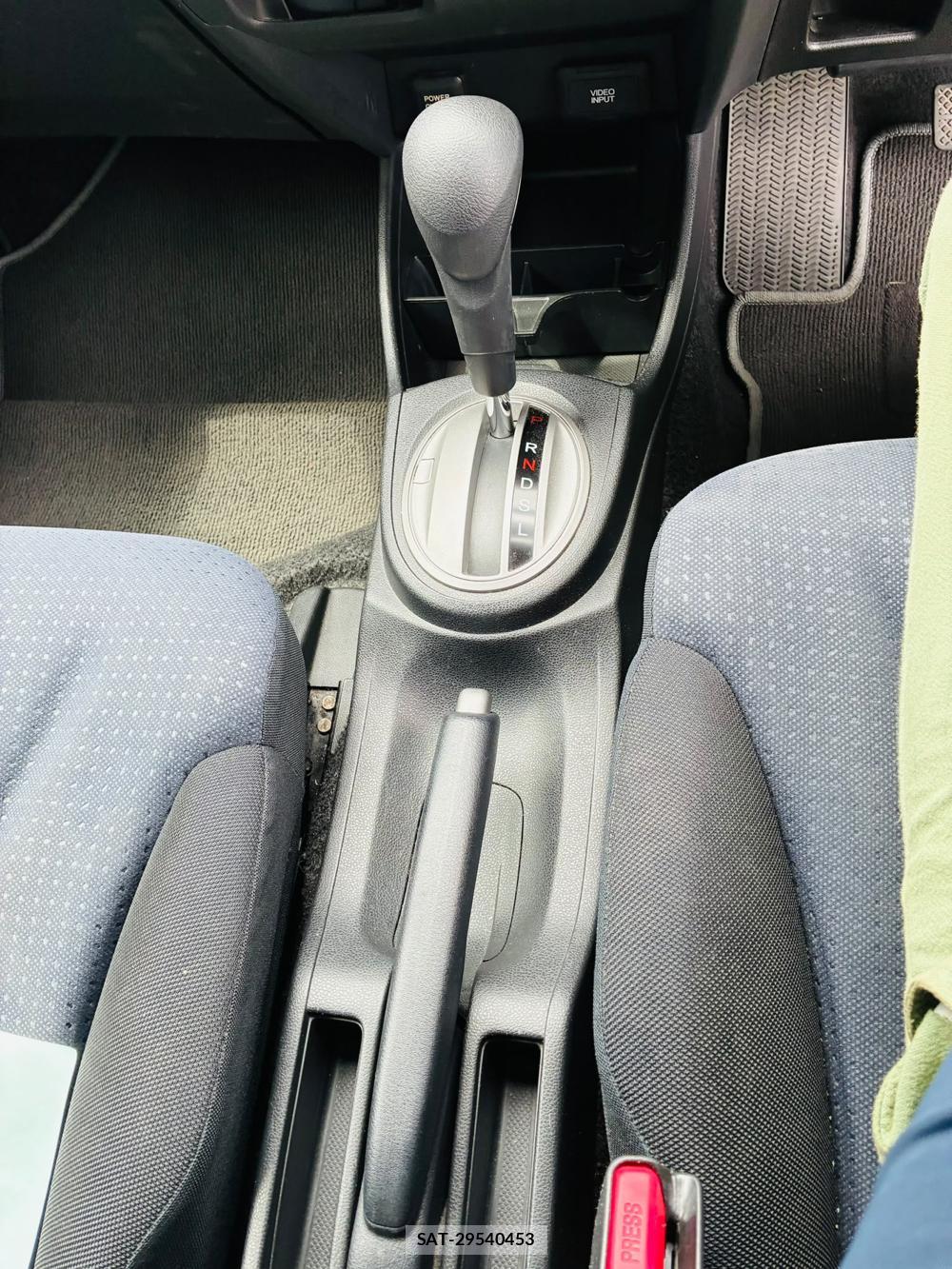 Honda FIT 2008-04 8363896-21