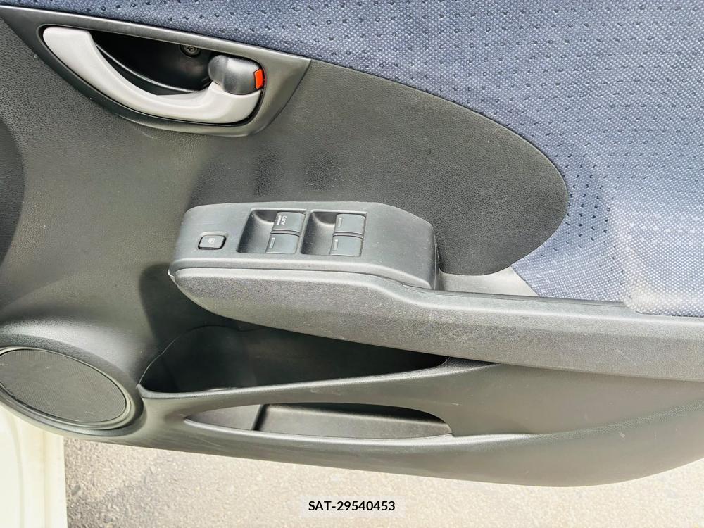 Honda FIT 2008-04 8363896-23