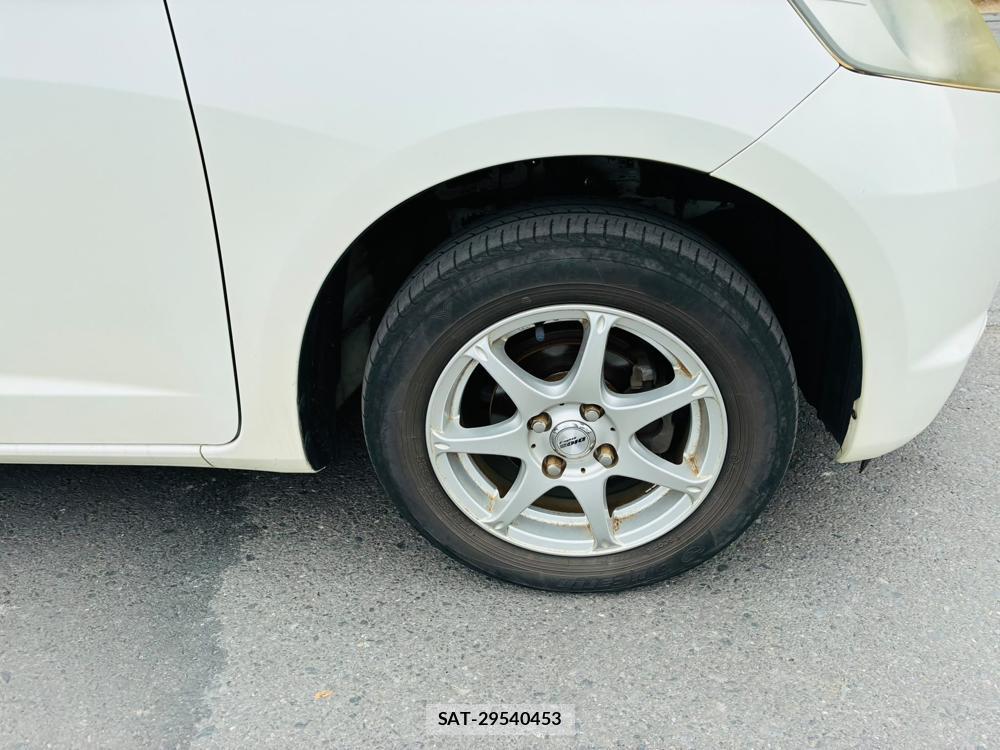 Honda FIT 2008-04 8363896-29