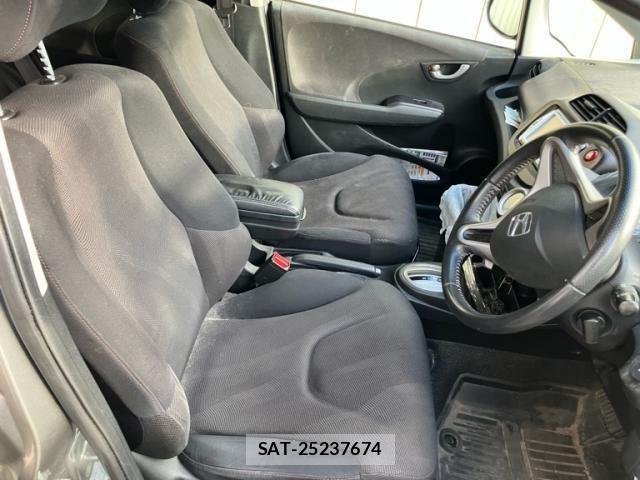 Honda FIT 2010-03 8524868-26