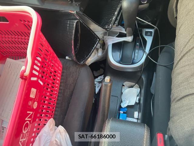 Honda FIT 2014-03 8524866-23