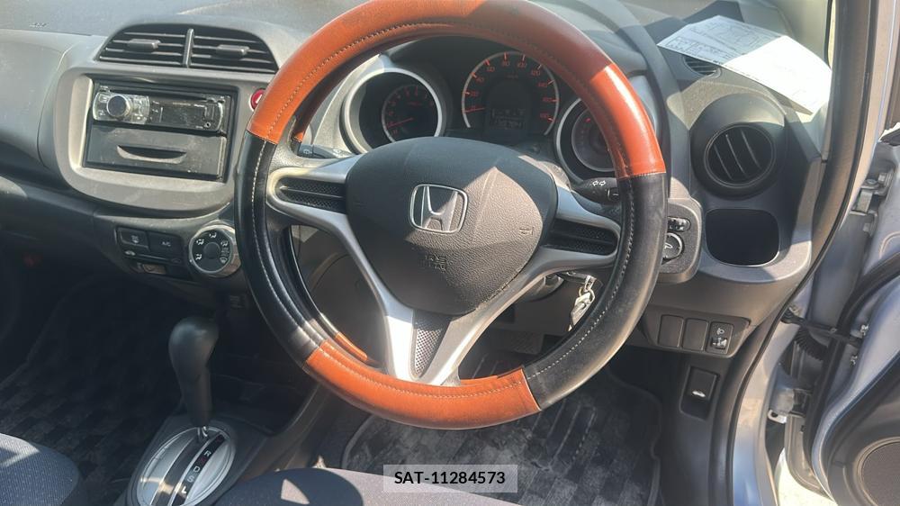 Honda FIT 2010-02 8414985-14