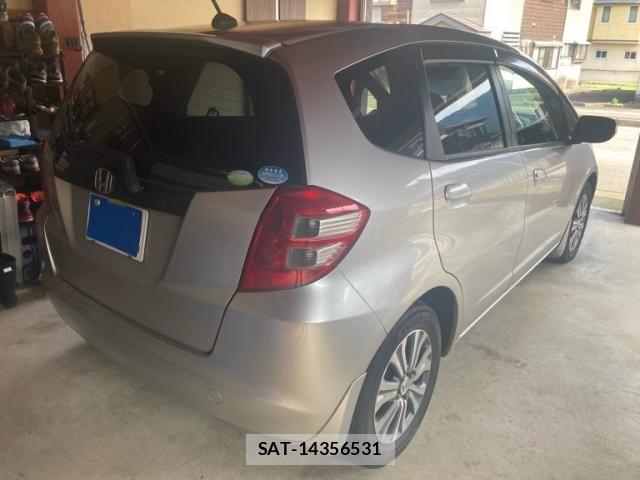Honda FIT 2010-05 8561913-2