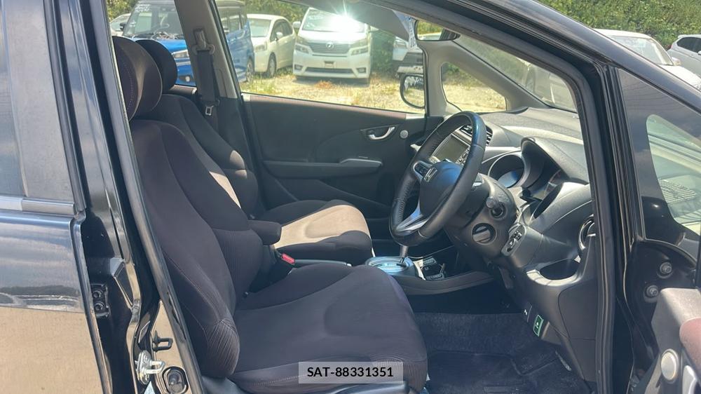 Honda FIT 2011-09 8448108-11