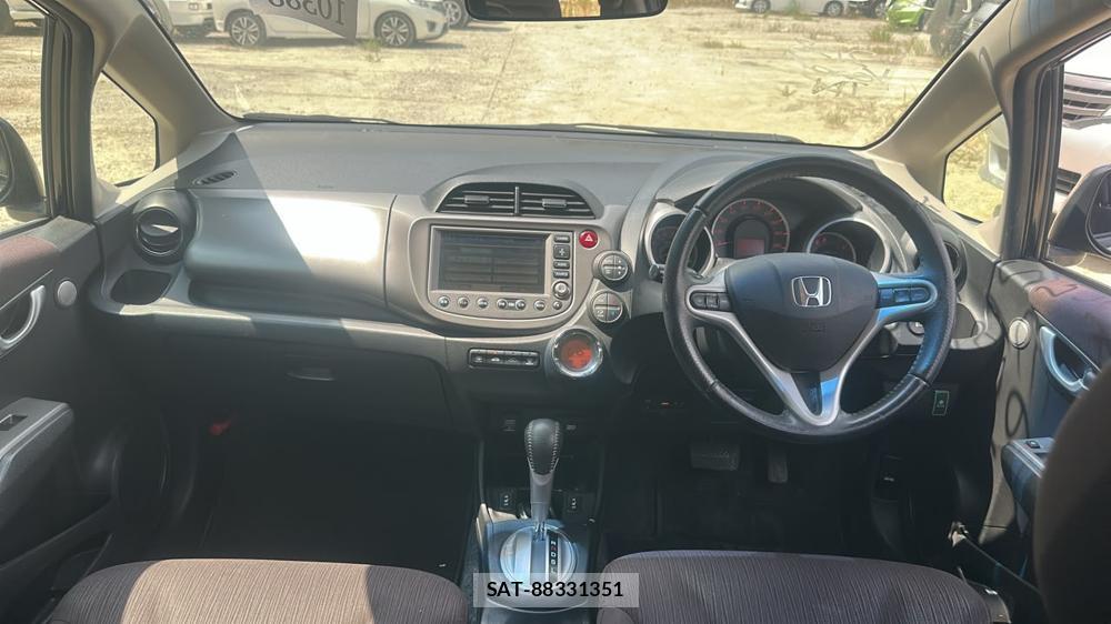 Honda FIT 2011-09 8448108-12