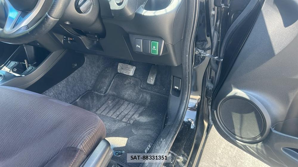 Honda FIT 2011-09 8448108-21