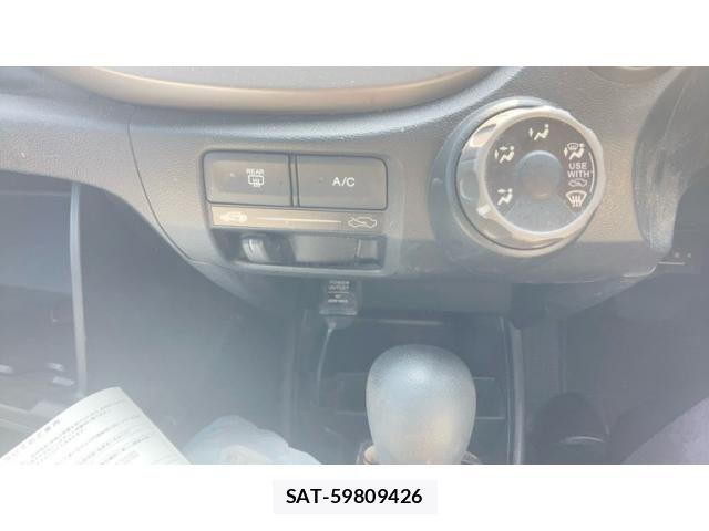 Honda FIT 2010-12 8561914-15