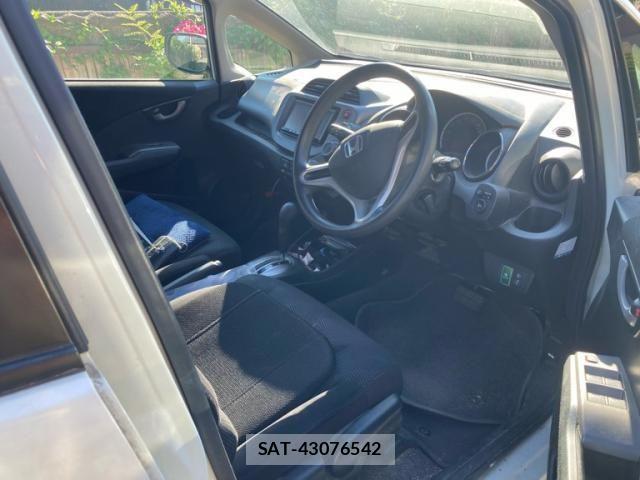 Honda FIT 2011-12 8561901-6