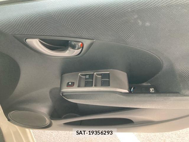 Honda FIT 2009-08 8561910-13
