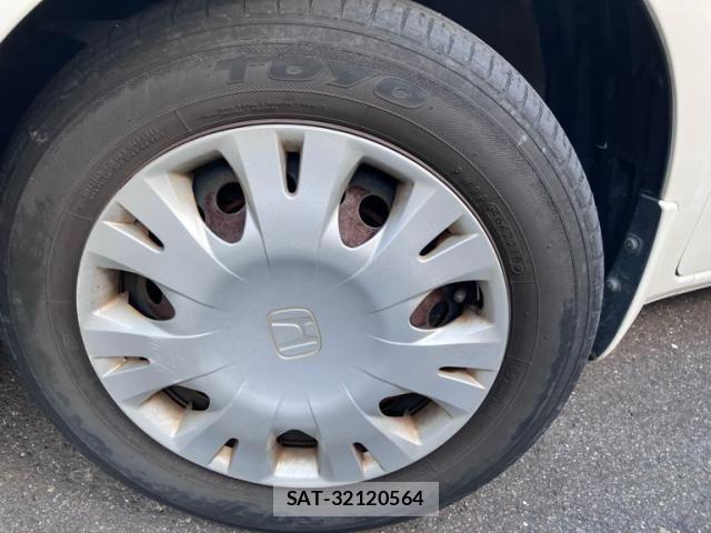 Honda FIT 2012-09 8561902-6