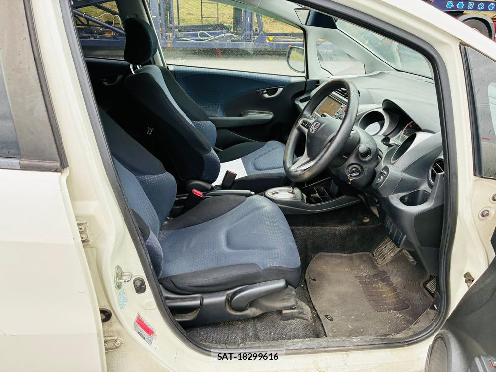 Honda FIT 2008-10 8351500-11