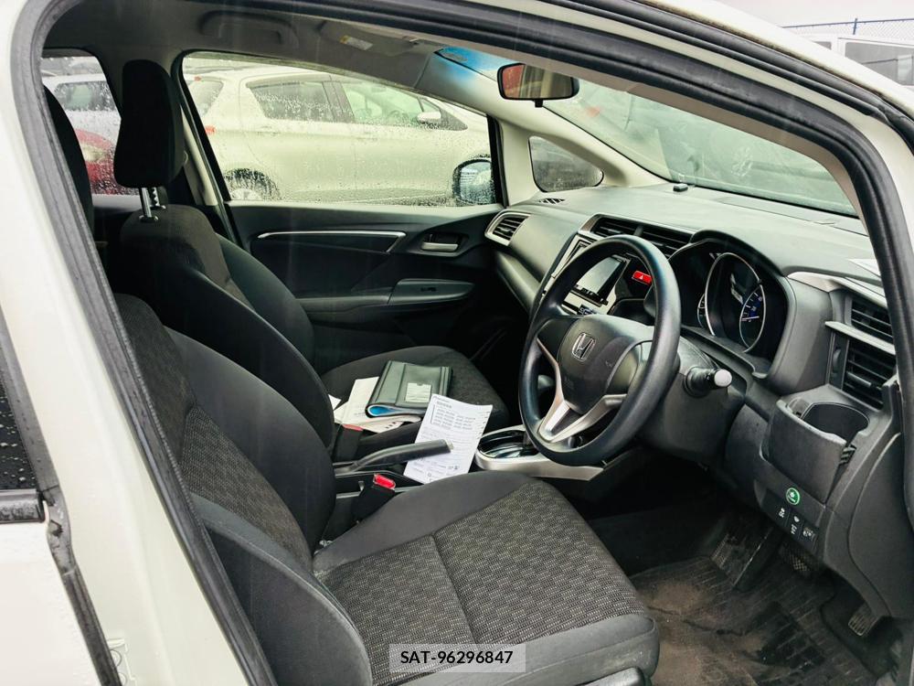 Honda FIT 2015-11 8564399-10