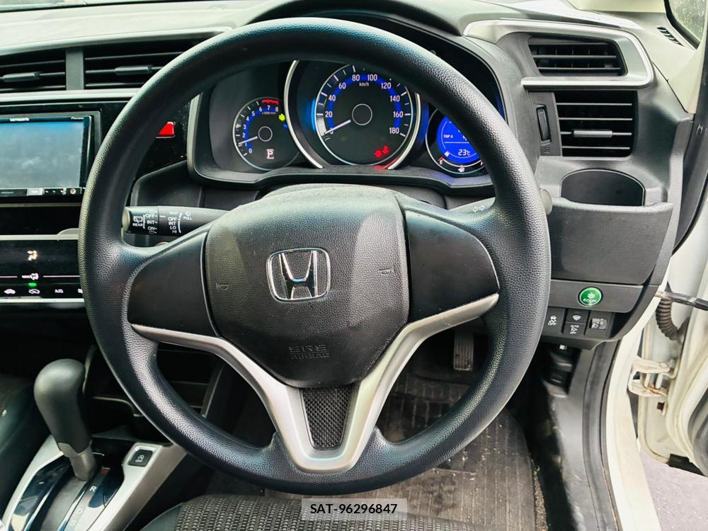 Honda FIT 2015-11 8564399-11