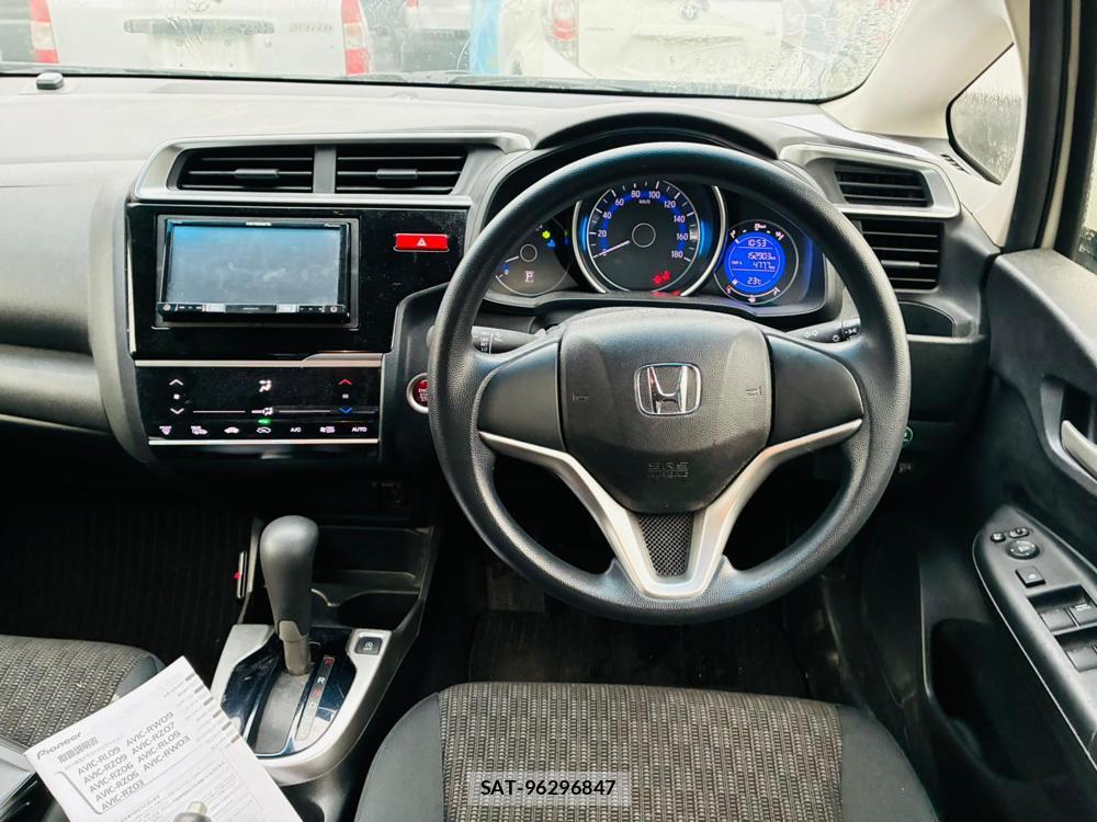 Honda FIT 2015-11 8564399-19