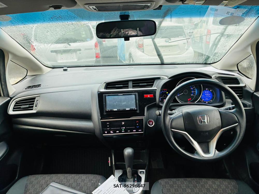 Honda FIT 2015-11 8564399-20