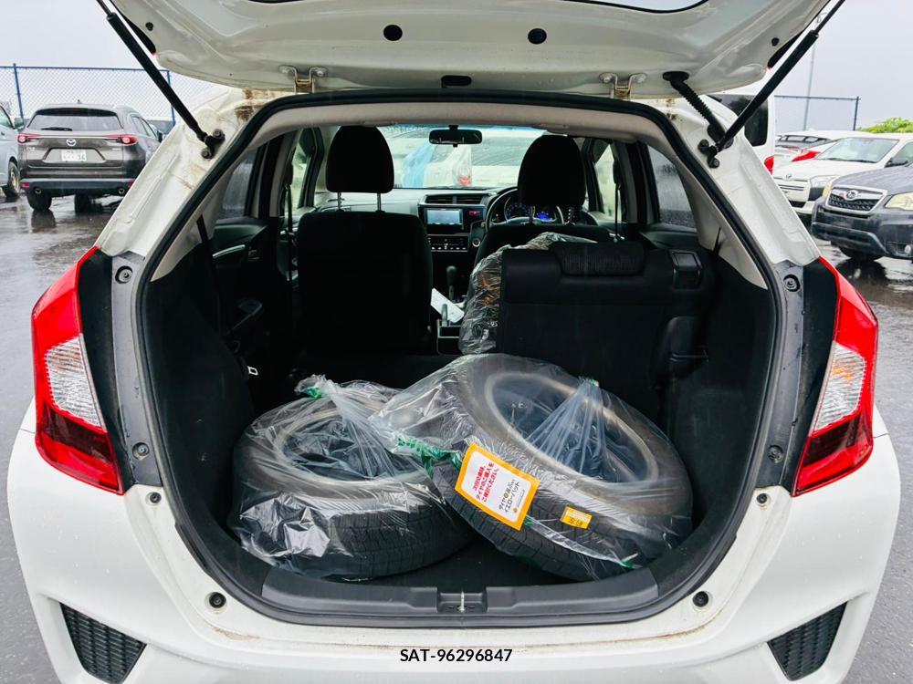 Honda FIT 2015-11 8564399-22