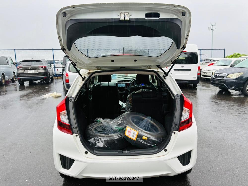 Honda FIT 2015-11 8564399-23